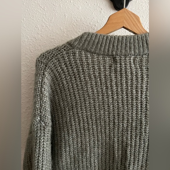 Universal Thread Sweater - Picture 5 of 5